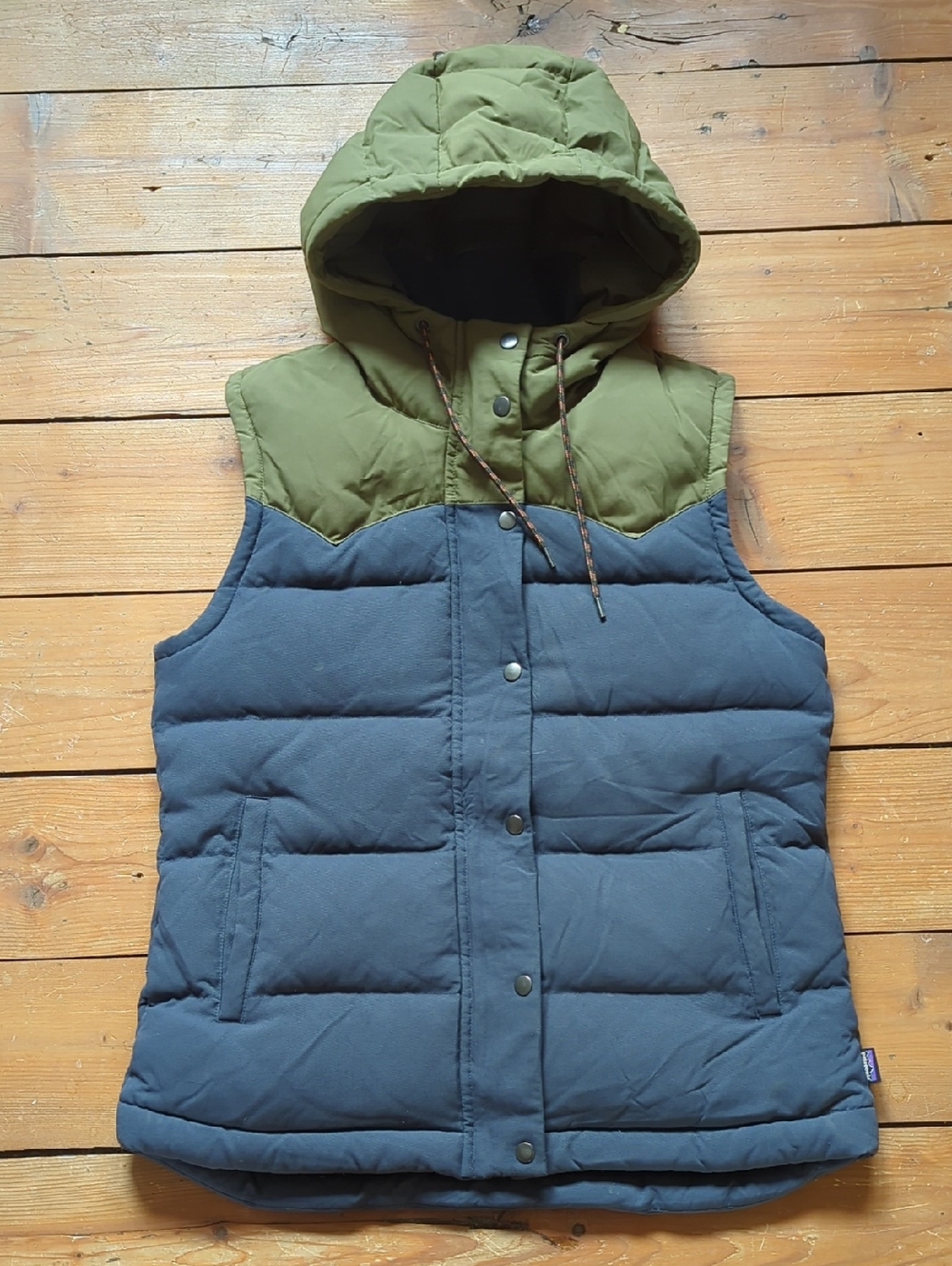 268-Patagonia Women's Bivy Recycled Down Hooded Vest